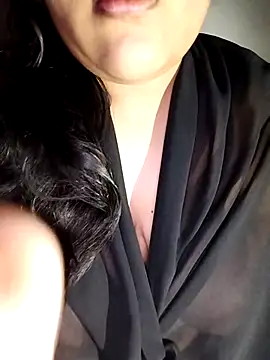 Snapshot of Annerae chatting on October 1, 2025, 4:02 pm Annerae online show from October 1, 2025, 4:02 pm