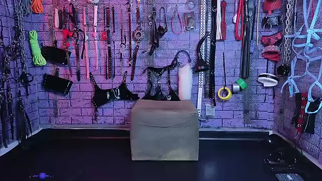 Snapshot of PANDORANEZZ chatting on February 7, 2025, 6:24 am PANDORANEZZ online show from February 7, 2025, 6:24 am