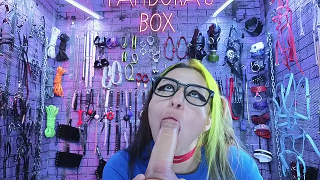 Snapshot of PANDORANEZZ chatting on February 22, 2025, 1:35 pm PANDORANEZZ online show from February 22, 2025, 1:35 pm