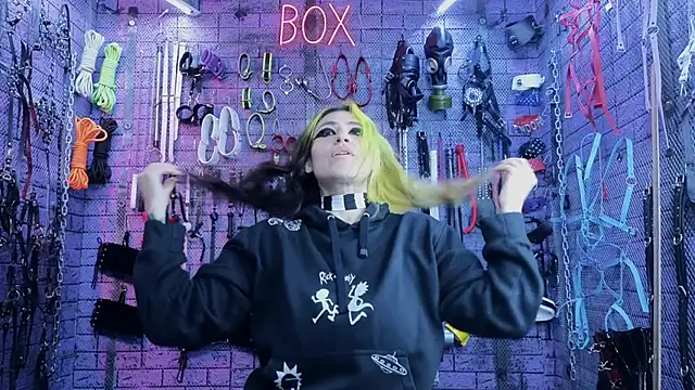 Snapshot of PANDORANEZZ chatting on March 22, 2025, 6:11 am PANDORANEZZ online show from March 22, 2025, 6:11 am