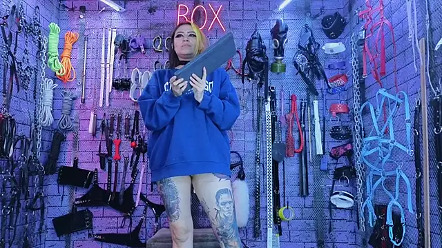 Snapshot of PANDORANEZZ chatting on October 18, 2025, 10:05 am PANDORANEZZ online show from October 18, 2025, 10:05 am