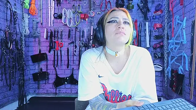 Snapshot of PANDORANEZZ chatting on November 15, 2025, 5:49 am PANDORANEZZ online show from November 15, 2025, 5:49 am