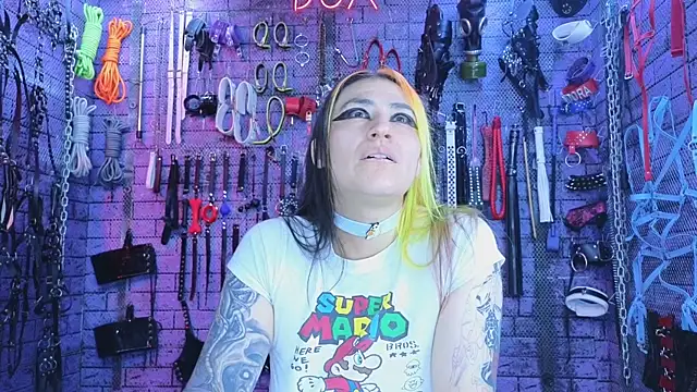 Snapshot of PANDORANEZZ chatting on November 19, 2025, 6:02 am PANDORANEZZ online show from November 19, 2025, 6:02 am