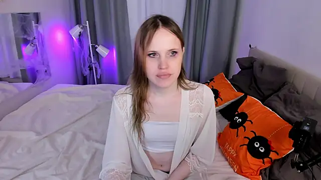 EffieMinki online show from October 28, 2025, 6:50 am