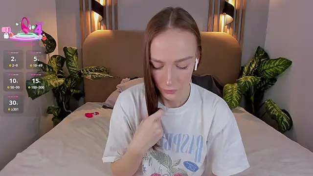 Kira Quinn online show from November 5, 2025, 6:35 am