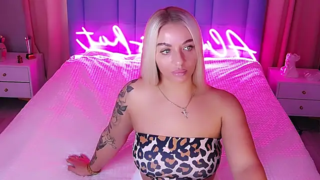 AllwaysHotJ online show from October 24, 2025, 1:57 am