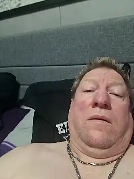 Snapshot of tomtom111111 chatting on January 2, 2025, 2:13 pm tomtom111111 online show from January 2, 2025, 2:13 pm