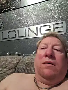 Snapshot of tomtom111111 chatting on January 7, 2025, 8:45 am tomtom111111 online show from January 7, 2025, 8:45 am