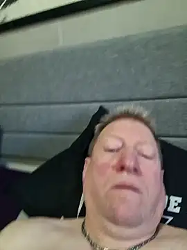 tomtom111111 online show from January 19, 2025, 12:17 pm