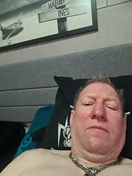 tomtom111111 online show from October 10, 2025, 1:54 pm