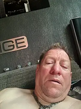 tomtom111111 online show from October 19, 2025, 10:05 am