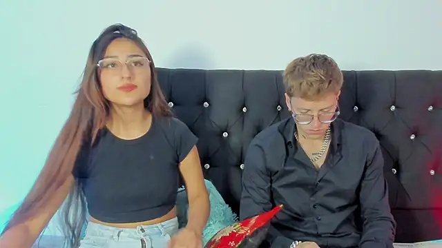 A sexy couple   online show from November 9, 2025, 11:36 pm