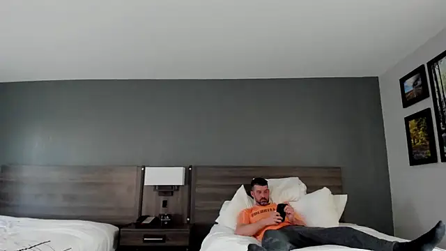 Snapshot of Kenny_Kyle chatting on February 28, 2025, 11:23 pm Kenny Kyle online show from February 28, 2025, 11:23 pm