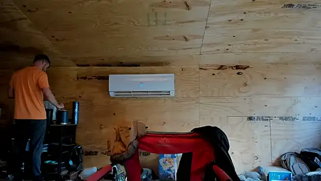 Snapshot of Kenny_Kyle chatting on March 2, 2025, 2:43 pm Kenny Kyle online show from March 2, 2025, 2:43 pm