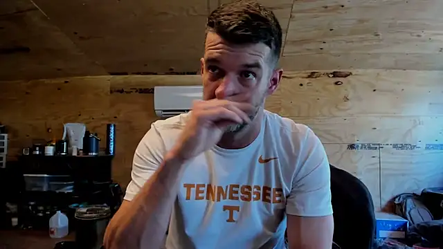 Snapshot of Kenny_Kyle chatting on March 12, 2025, 8:31 pm Kenny Kyle online show from March 12, 2025, 8:31 pm