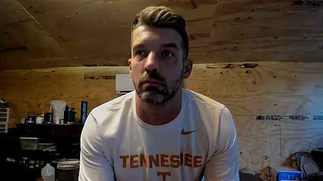 Snapshot of Kenny_Kyle chatting on March 12, 2025, 11:33 pm Kenny Kyle online show from March 12, 2025, 11:33 pm