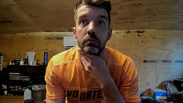 Snapshot of Kenny_Kyle chatting on March 15, 2025, 10:33 pm Kenny Kyle online show from March 15, 2025, 10:33 pm