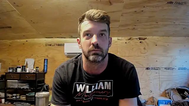 Snapshot of Kenny_Kyle chatting on March 18, 2025, 11:31 pm Kenny Kyle online show from March 18, 2025, 11:31 pm