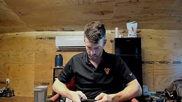 Snapshot of Kenny_Kyle chatting on September 18, 2025, 12:29 pm Kenny Kyle online show from September 18, 2025, 12:29 pm