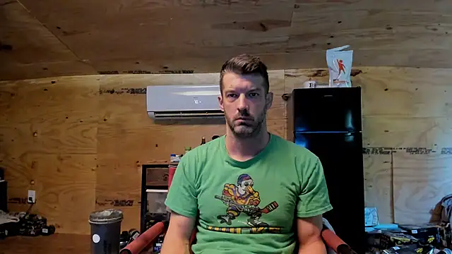 Snapshot of Kenny_Kyle chatting on September 21, 2025, 3:35 pm Kenny Kyle online show from September 21, 2025, 3:35 pm