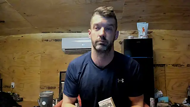 Snapshot of Kenny_Kyle chatting on October 4, 2025, 2:42 am Kenny Kyle online show from October 4, 2025, 2:42 am