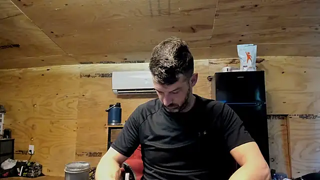 Snapshot of Kenny_Kyle chatting on October 6, 2025, 1:08 pm Kenny Kyle online show from October 6, 2025, 1:08 pm