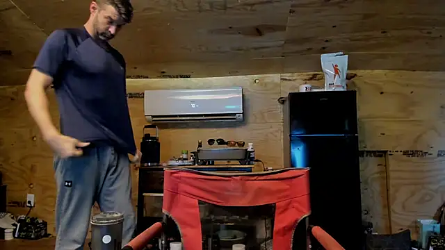 Snapshot of Kenny_Kyle chatting on October 17, 2025, 12:52 pm Kenny Kyle online show from October 17, 2025, 12:52 pm