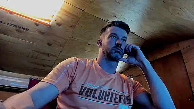 Snapshot of Kenny_Kyle chatting on October 23, 2025, 8:07 pm Kenny Kyle online show from October 23, 2025, 8:07 pm