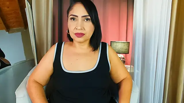 Snapshot of Madissononee chatting on November 28, 2025, 12:24 am Madissononee online show from November 28, 2025, 12:24 am