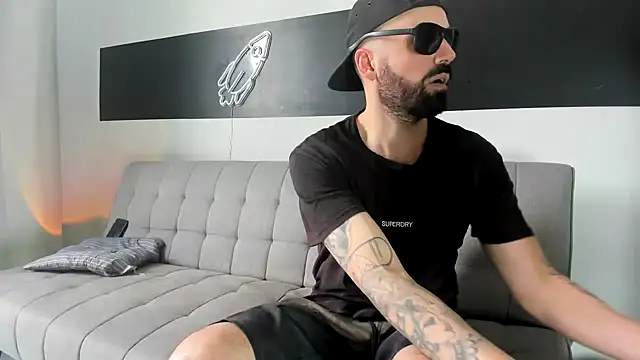 MattxFeet online show from December 18, 2024, 9:40 pm