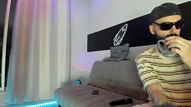 MattxFeet online show from December 23, 2024, 11:17 pm