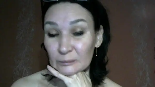 Snapshot of PrettyAndWild chatting on November 9, 2025, 3:10 pm PrettyAndWild online show from November 9, 2025, 3:10 pm