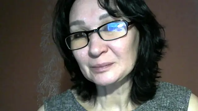 Snapshot of PrettyAndWild chatting on November 25, 2025, 3:45 pm PrettyAndWild online show from November 25, 2025, 3:45 pm