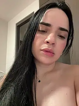 Snapshot of GeorginaJones chatting on December 21, 2024, 5:03 am GeorginaJones online show from December 21, 2024, 5:03 am