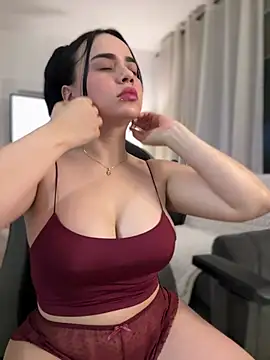 Snapshot of GeorginaJones chatting on February 14, 2025, 5:30 am GeorginaJones online show from February 14, 2025, 5:30 am