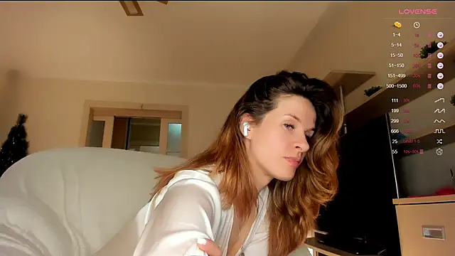 Snapshot of Butterfly-_ chatting on January 30, 2025, 8:32 am Butterfly- online show from January 30, 2025, 8:32 am