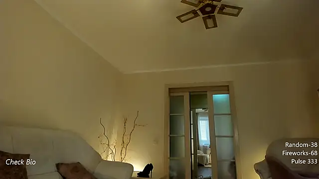 Snapshot of Butterfly-_ chatting on March 17, 2025, 3:57 am Butterfly- online show from March 17, 2025, 3:57 am