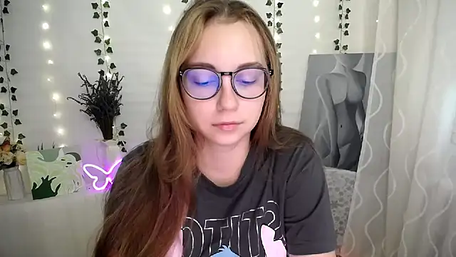 SweetPrincess  online show from September 9, 2025, 5:40 am