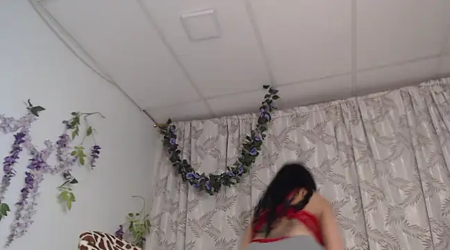 valquiria sirgun online show from February 4, 2025, 12:55 pm