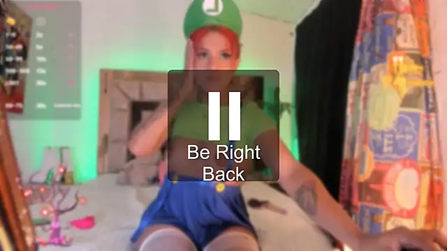 Snapshot of Sofia_waltonx chatting on October 23, 2025, 12:21 am Sofia waltonx online show from October 23, 2025, 12:21 am