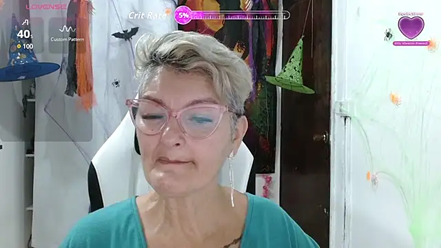 Snapshot of bety-cum2 chatting on October 11, 2025, 9:30 am bety-cum2 online show from October 11, 2025, 9:30 am