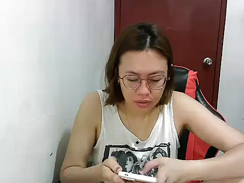 Snapshot of crizzybel chatting on February 13, 2025, 11:26 pm crizzybel online show from February 13, 2025, 11:26 pm