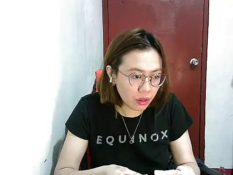 Snapshot of crizzybel chatting on February 17, 2025, 4:37 pm crizzybel online show from February 17, 2025, 4:37 pm