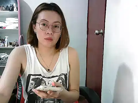 Snapshot of crizzybel chatting on February 26, 2025, 2:37 am crizzybel online show from February 26, 2025, 2:37 am