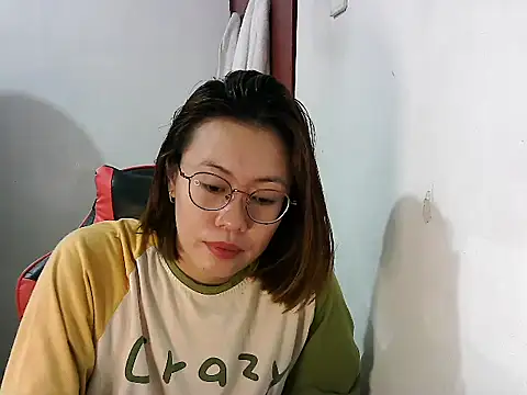 Snapshot of crizzybel chatting on March 2, 2025, 12:09 am crizzybel online show from March 2, 2025, 12:09 am