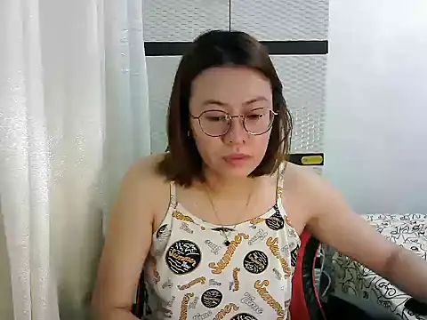 Snapshot of crizzybel chatting on March 11, 2025, 3:37 am crizzybel online show from March 11, 2025, 3:37 am