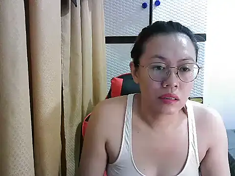 Snapshot of crizzybel chatting on October 28, 2025, 4:20 pm crizzybel online show from October 28, 2025, 4:20 pm