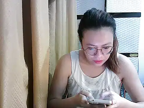 Snapshot of crizzybel chatting on November 10, 2025, 9:25 pm crizzybel online show from November 10, 2025, 9:25 pm