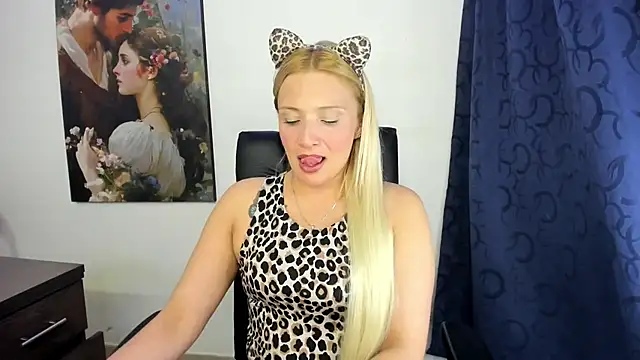 Snapshot of Martina_smth chatting on October 14, 2025, 11:16 pm Martina smth online show from October 14, 2025, 11:16 pm
