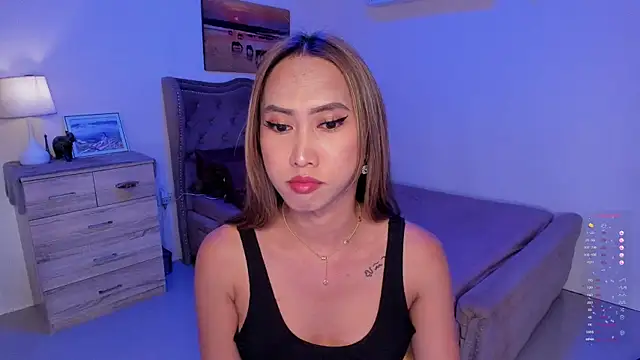 Snapshot of BombshellPH chatting on November 25, 2025, 12:32 am BombshellPH online show from November 25, 2025, 12:32 am